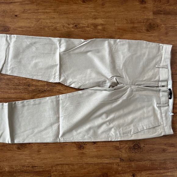Banana Republic - Picture 1 of 7